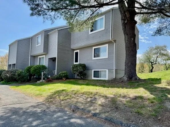 18 Autumn Ln Unit 18, Amherst, MA 01002