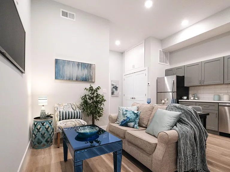 1022 Wood St #202 — Photo 1