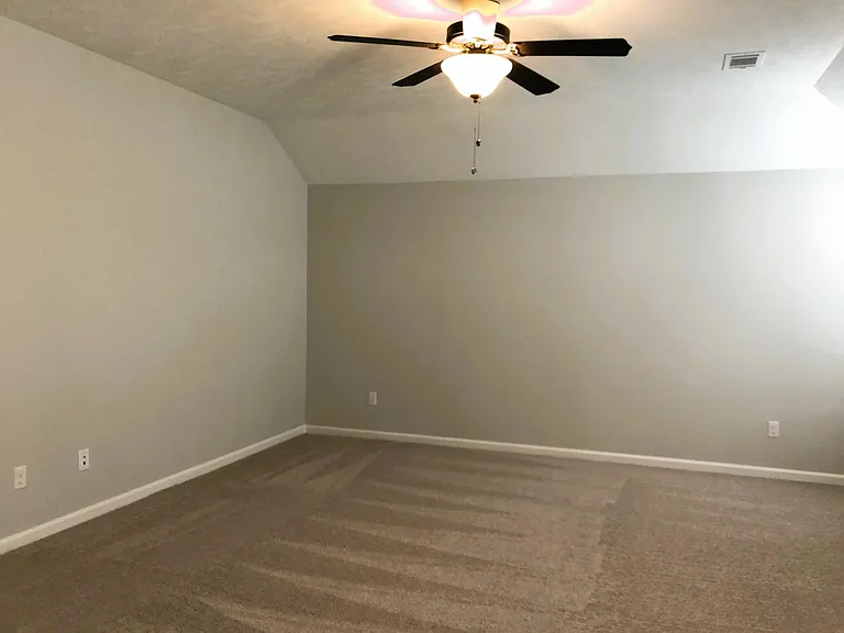 1052 Mulford Loop — Photo 12