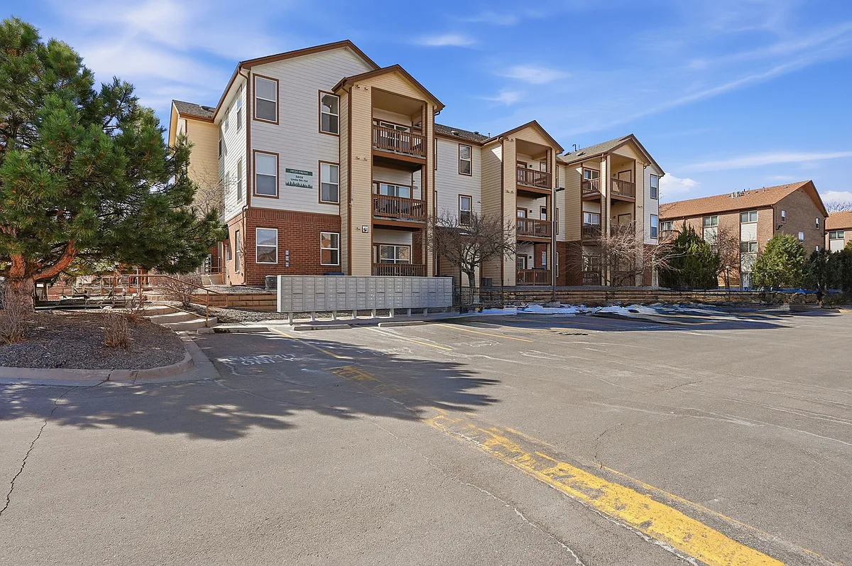 Building Photo - Pinecrest Apartments