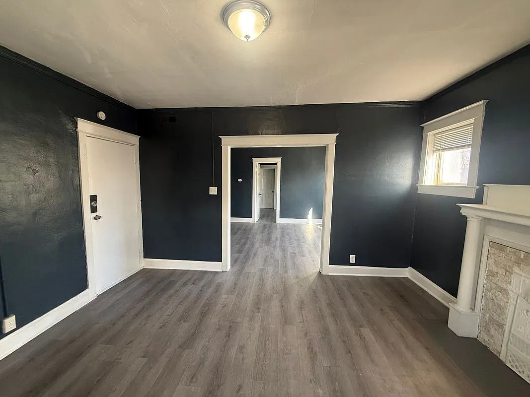 2 bed, 1.0 bath, 1130 sqft, $1,150 — Photo 2
