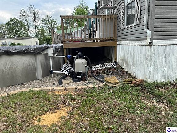 5th image of 704 Harper Henderson Ln