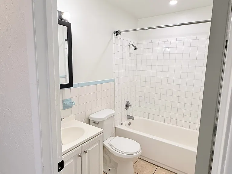 715 Georgia St #1 — Photo 7