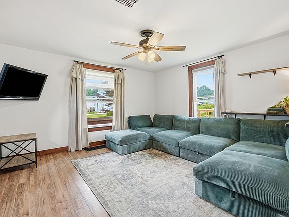 5th image of 2966 W Scott St