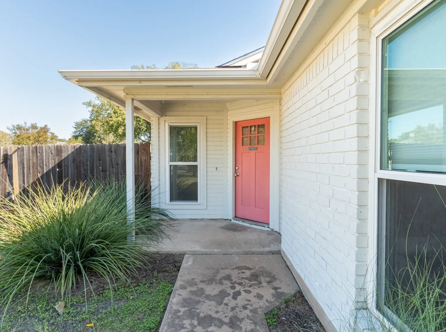 2 bed, 900 sqft, $1,700 — Photo 2