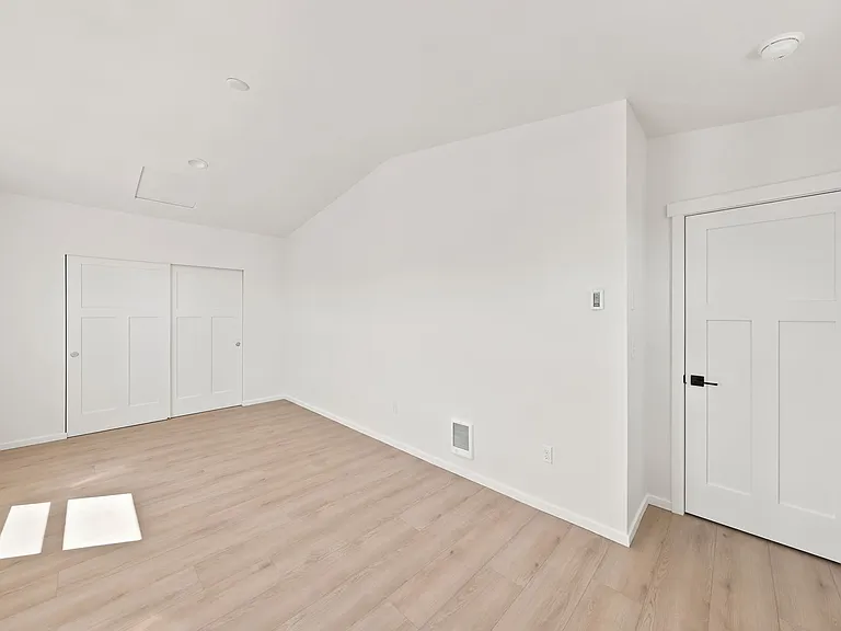 2709 Q Ave — Photo 13