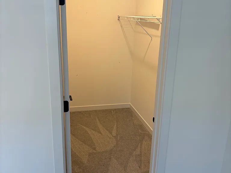 15109 Larchwood Dr — Photo 27