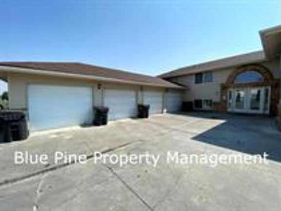 2nd image of 2264 Stace St