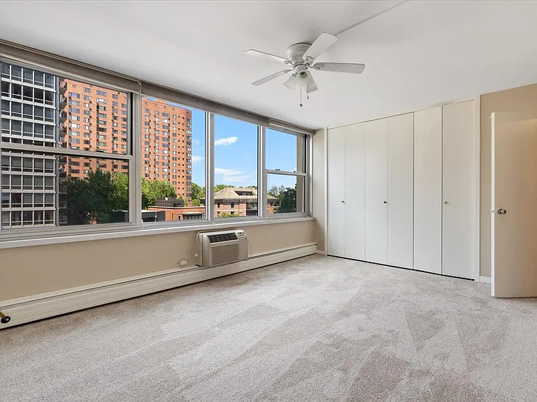 336 W Wellington Ave #604 — Photo 14