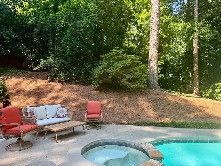 2056 Lenox Rd NE — Photo 41