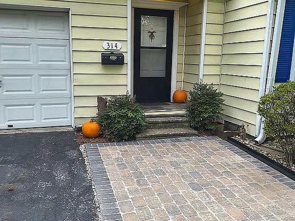 2nd image of 314 N Hubbards Ln