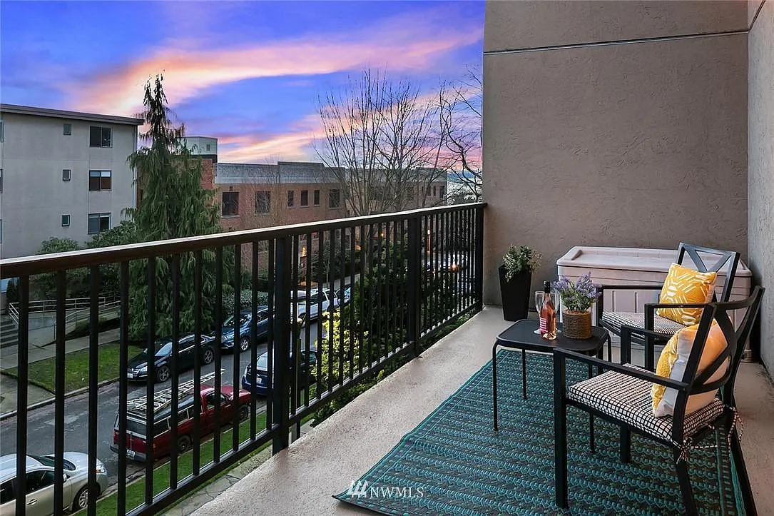 2 bed, 1112 sqft, $3,500 — Photo 2