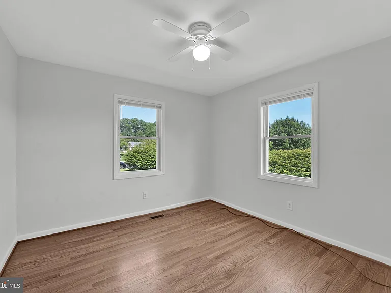 810 Wisteria Dr — Photo 17