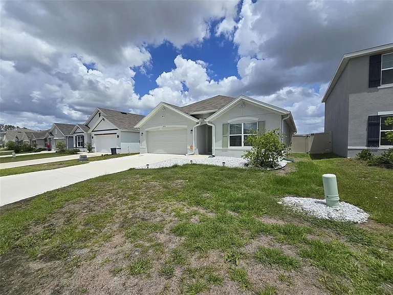 4703 SW 85th Pl — Photo 3