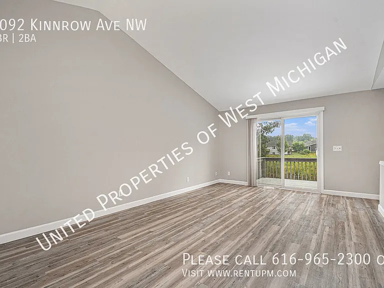 2092 Kinnrow Ave NW — Photo 2