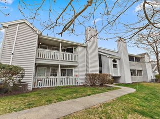 63 Leafwood Ln APT 262, Groton, CT 06340