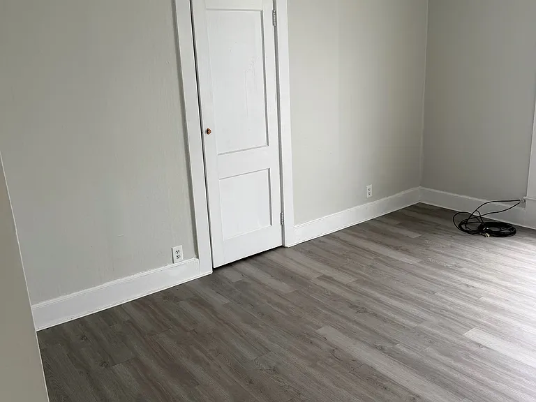 100 Nanticoke Ave #4 — Photo 8
