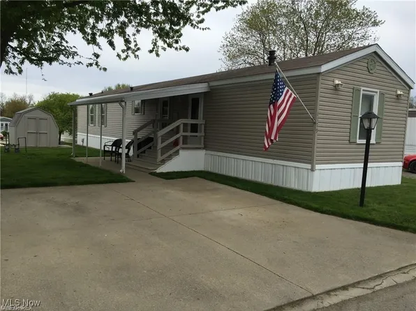 1179 Hawthorne Dr, Brookfield, OH 44403