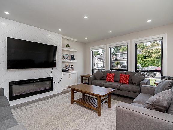 2nd image of 11366 Kingcome Ave
