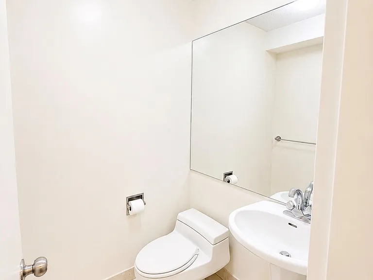 250 E 40th St #19F — Photo 9