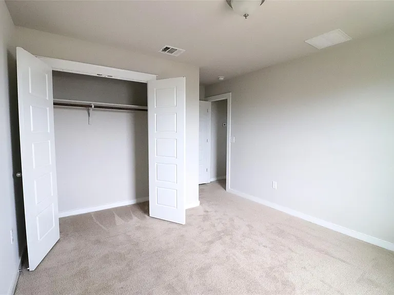 5301 Ingersoll Ln — Photo 11