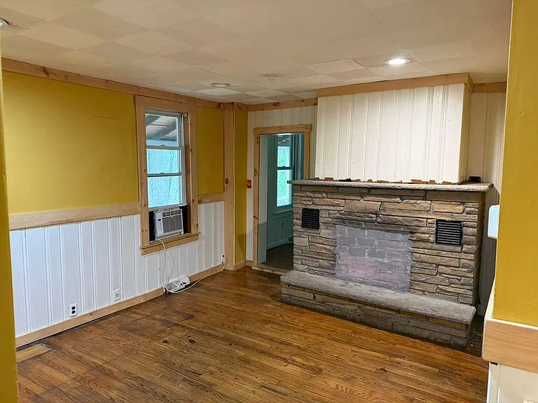 901 Maplehurst Ave — Photo 3