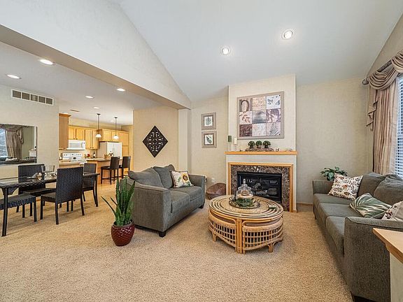 5th image of 12316 Yancy Cir NE Unit A