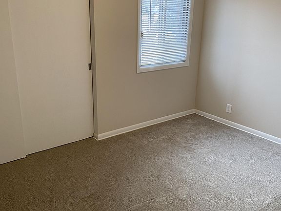 3rd image of 4222 S 51st St #10710887