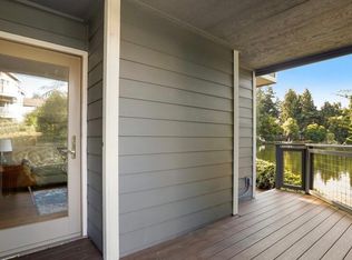 1413 N 200th St APT E2, Shoreline, WA 98133