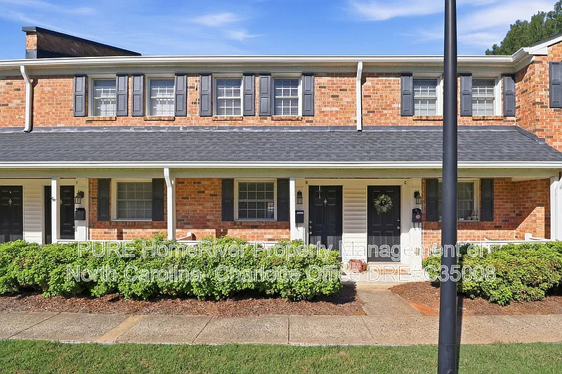 2 bed, 2.0 bath, 966 sqft, $1,499 — Photo 2