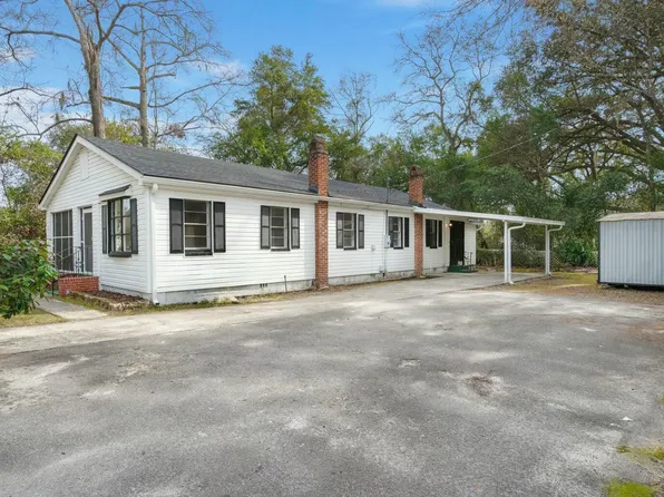 109 Gerideau St, Walterboro, SC 29488