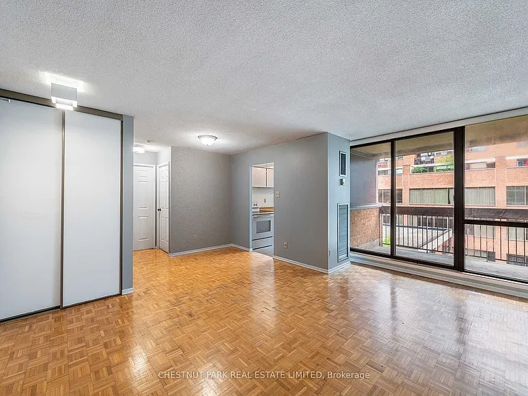 89 McCaul St #622 — Photo 9