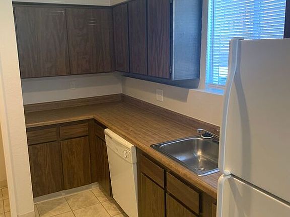 3rd image of 1131 W 13th Ave APT B