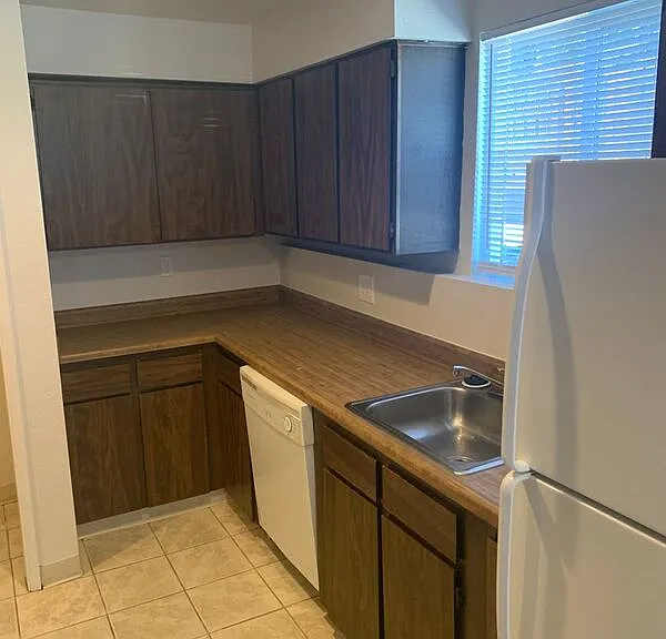 1131 W 13th Ave #B — Photo 3