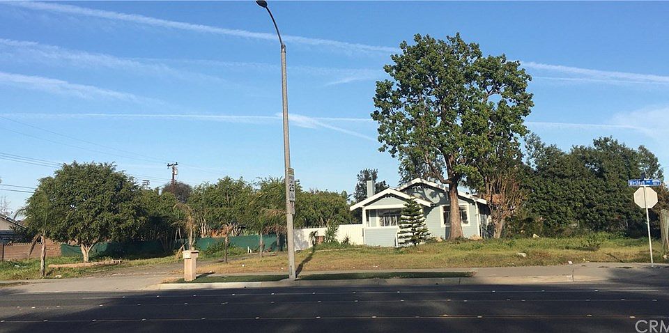 1st image of 828 S Western Ave