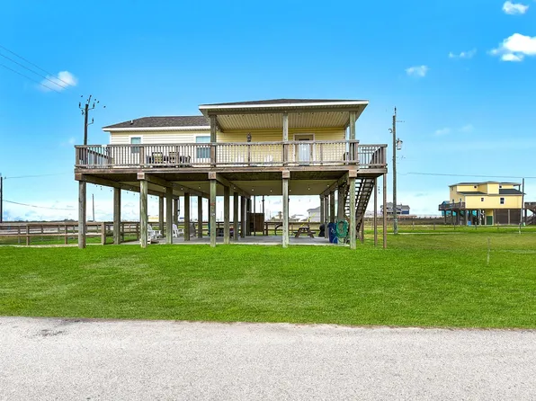 126 Nesmith Pl, Surfside Beach, TX 77541