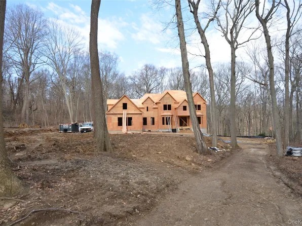 550 Moriches Road, Head Of The Harbor, NY 11780