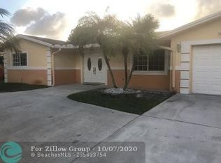 610 NW 96th Ter, Pembroke Pines, FL 33024