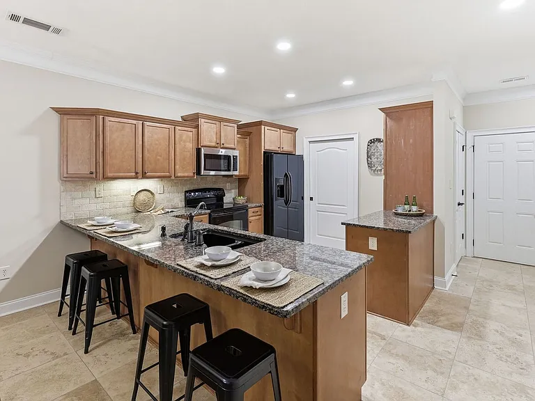 2826 Fox Wood Ln — Photo 8