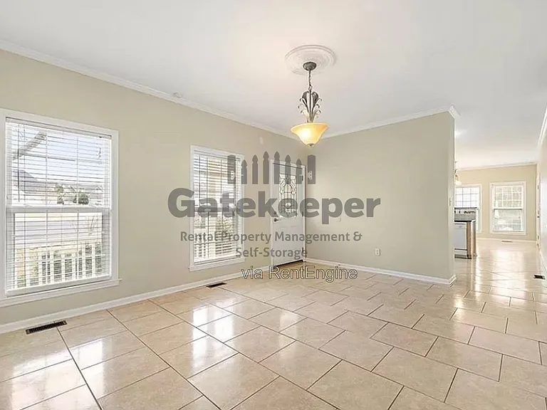 408 Saint Dunstans Ct — Photo 4