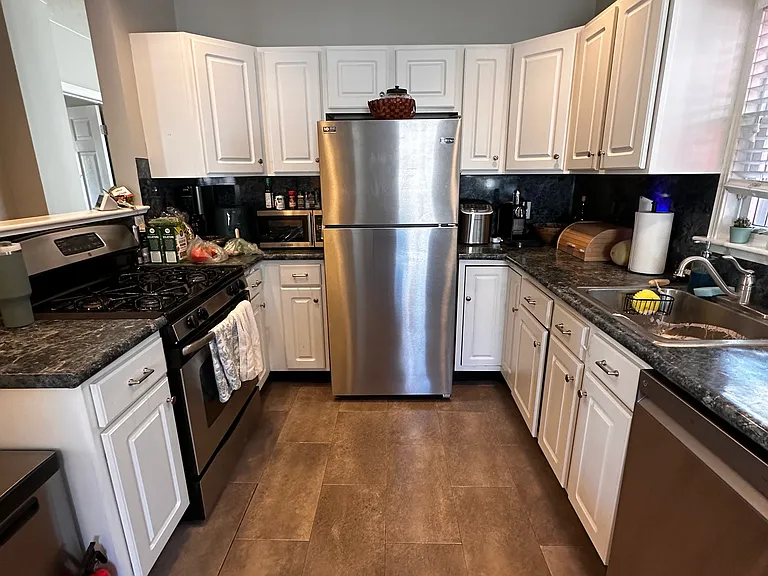 4 Northey St #2 — Photo 6