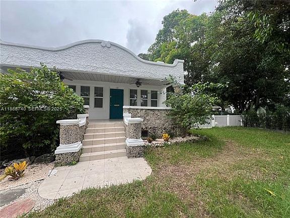 2nd image of 130 SW 1st Ave #0