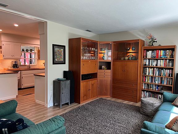 2nd image of 1333 44th St