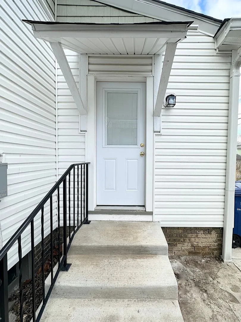 68 W California Ave — Photo 2