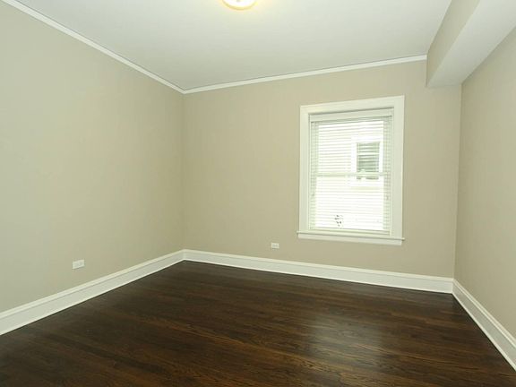 5th image of 3931 N Kostner Ave #1S