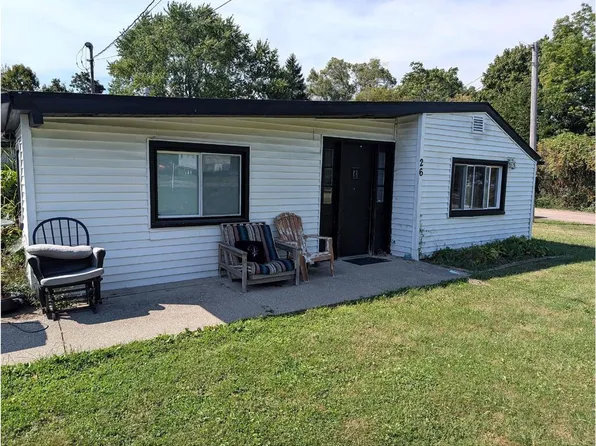 26 Shelby Ave, Shelby, OH 44875