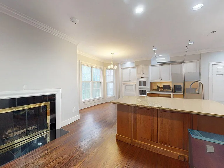 2007 Mayfair McLean Ct — Photo 4