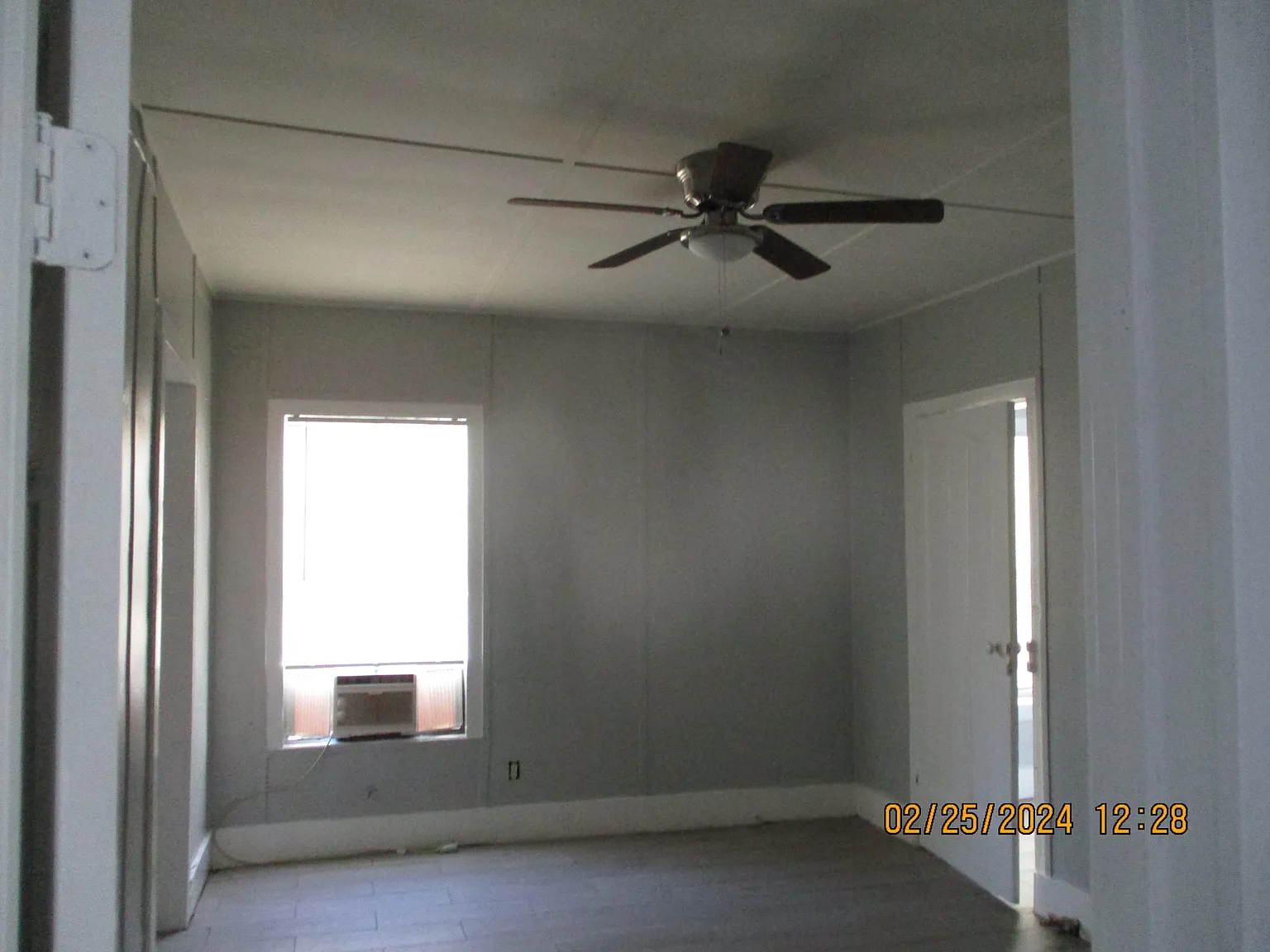 2 bed, 950 sqft, $1,250 — Photo 4