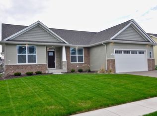 2327 Surrey St, Sycamore, IL 60178