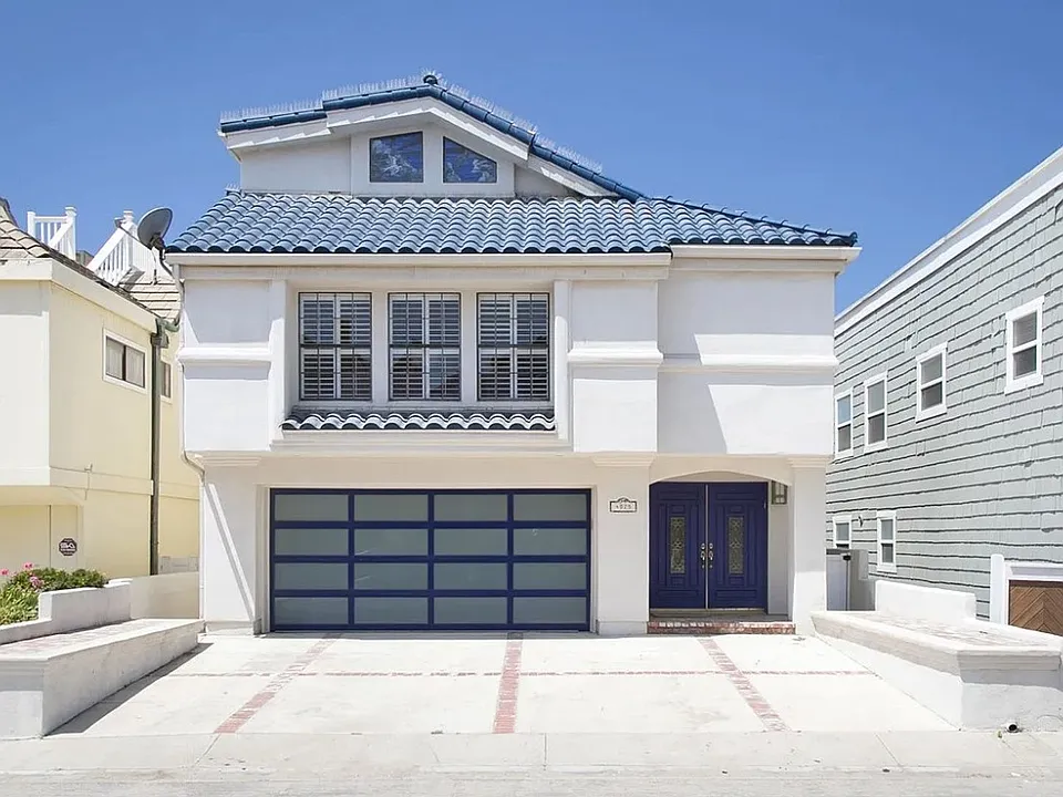 4025 Ocean Dr